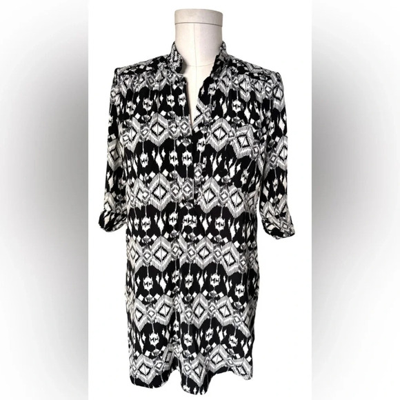 Ikat blouse with rolled sleeves in black and white - Lucy Lucy Love Stitchfix - Picture 1 of 7